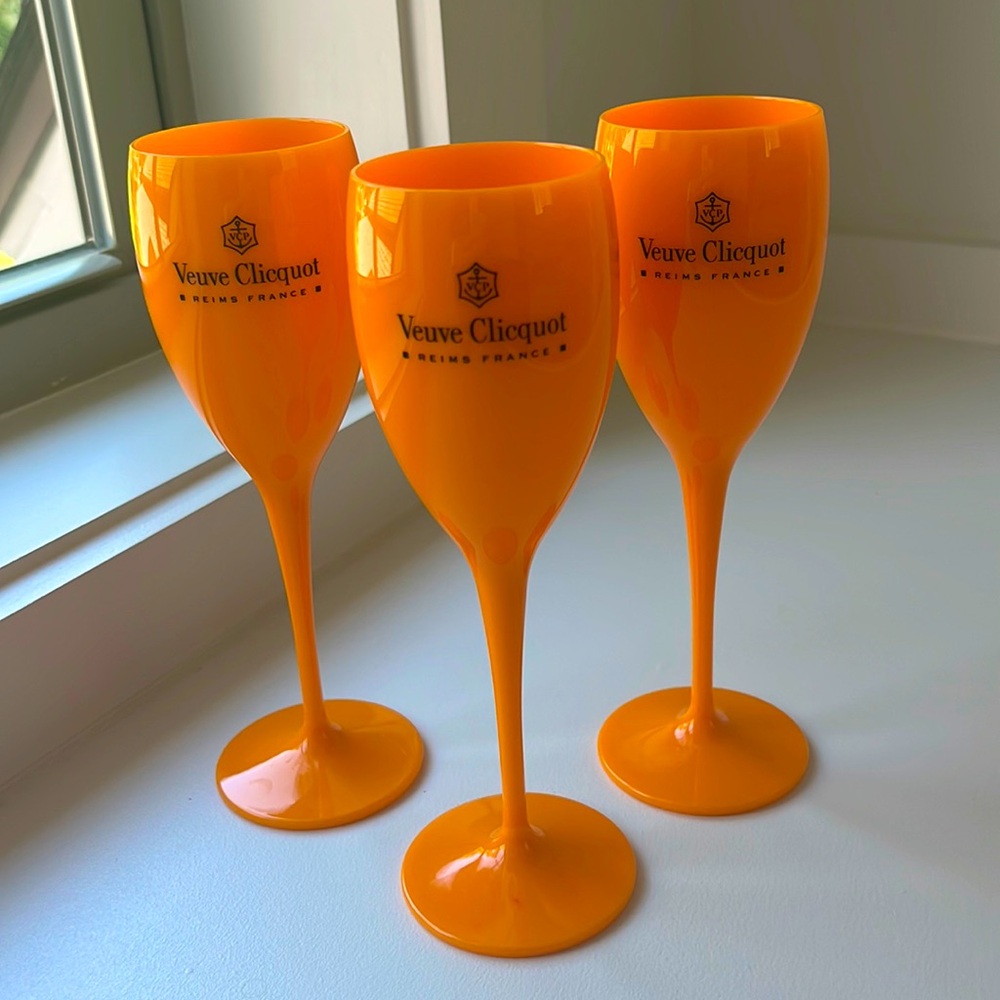 Veuve Clicquot flutes